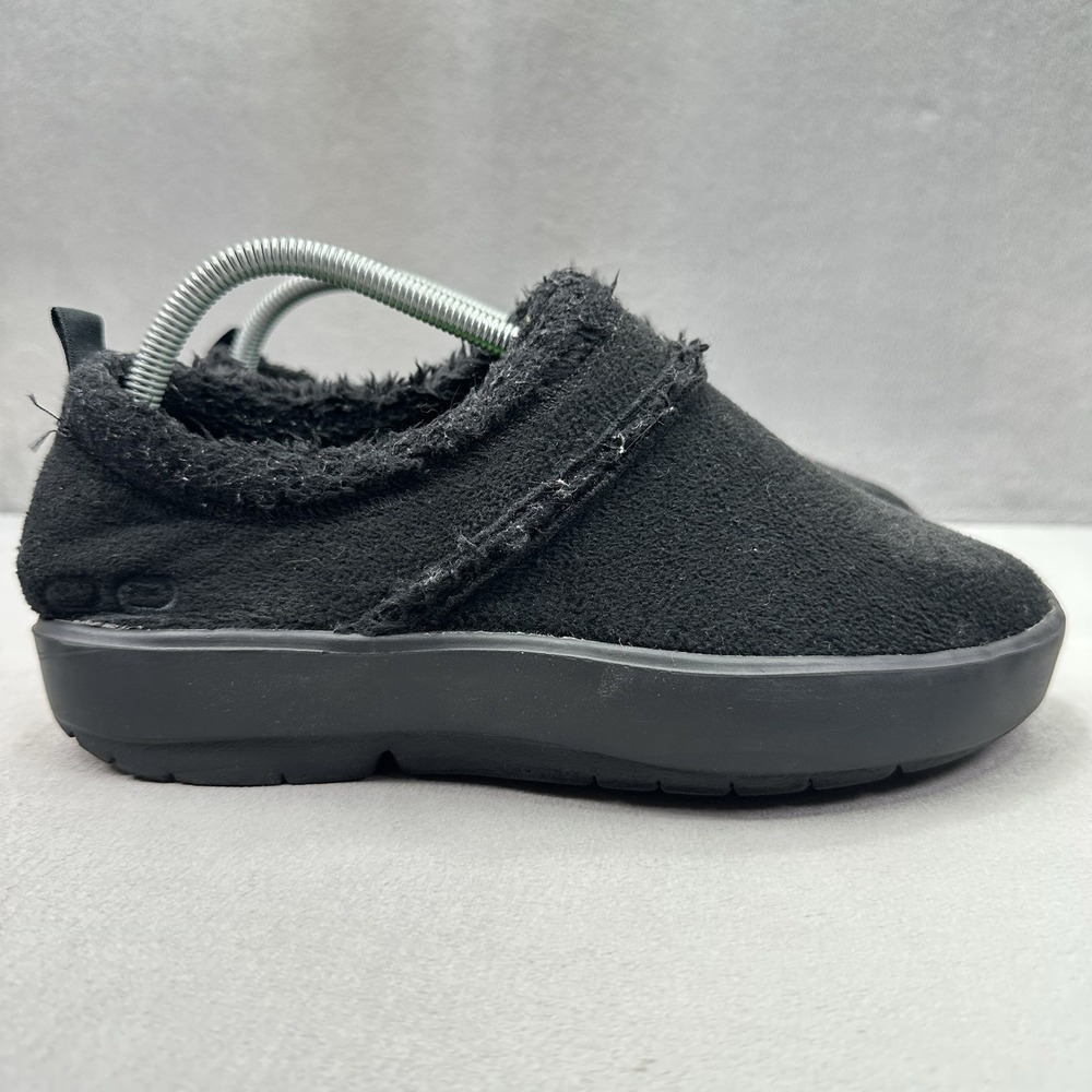 OOFOS OOcoozie Womens 8.5 Slippers Black Fleece Mules Comfort Recovery Slip On